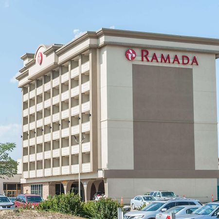 Ramada By Wyndham Edmonton South Hotel Bagian luar foto