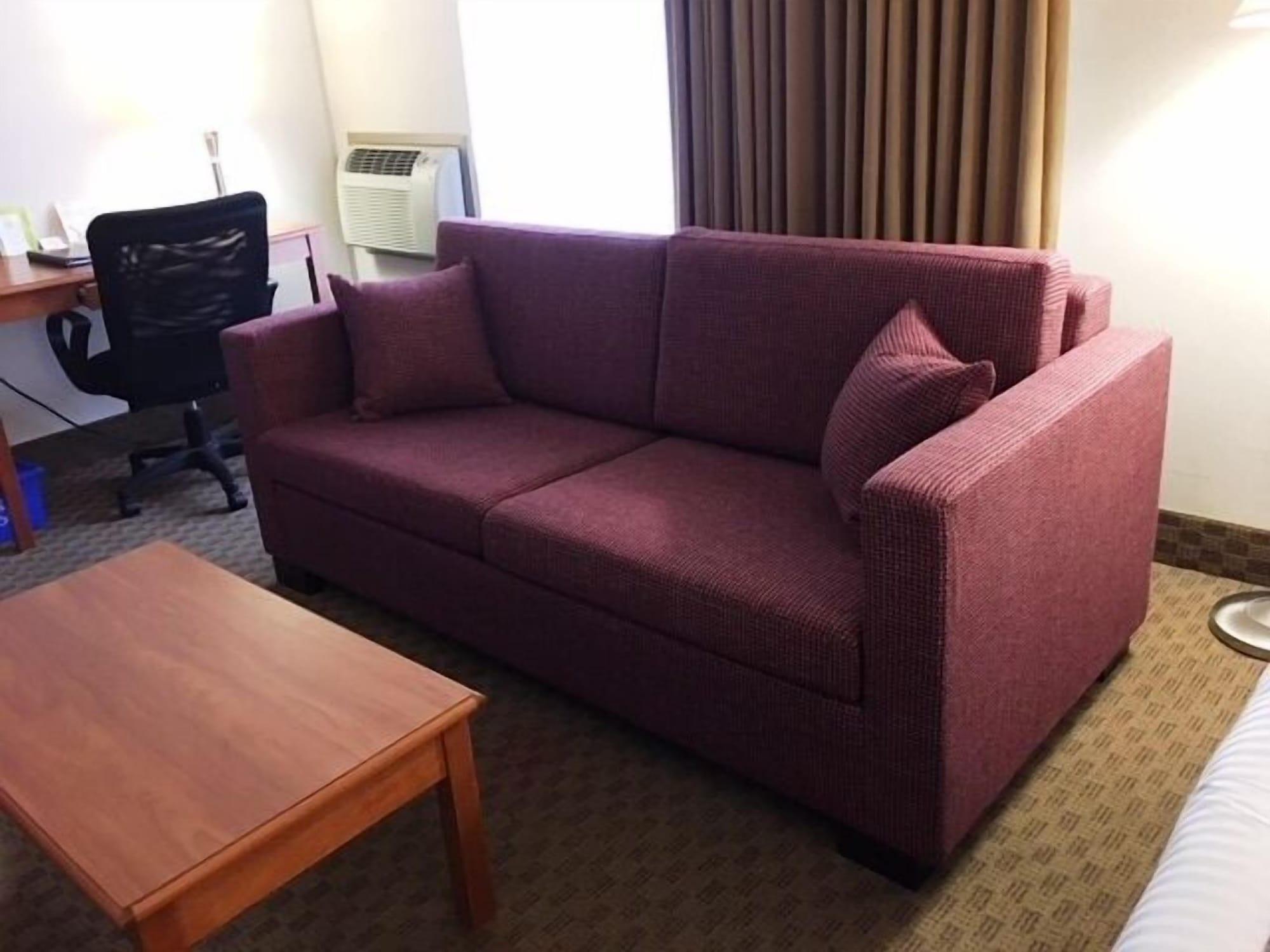 Ramada By Wyndham Edmonton South Hotel Bagian luar foto