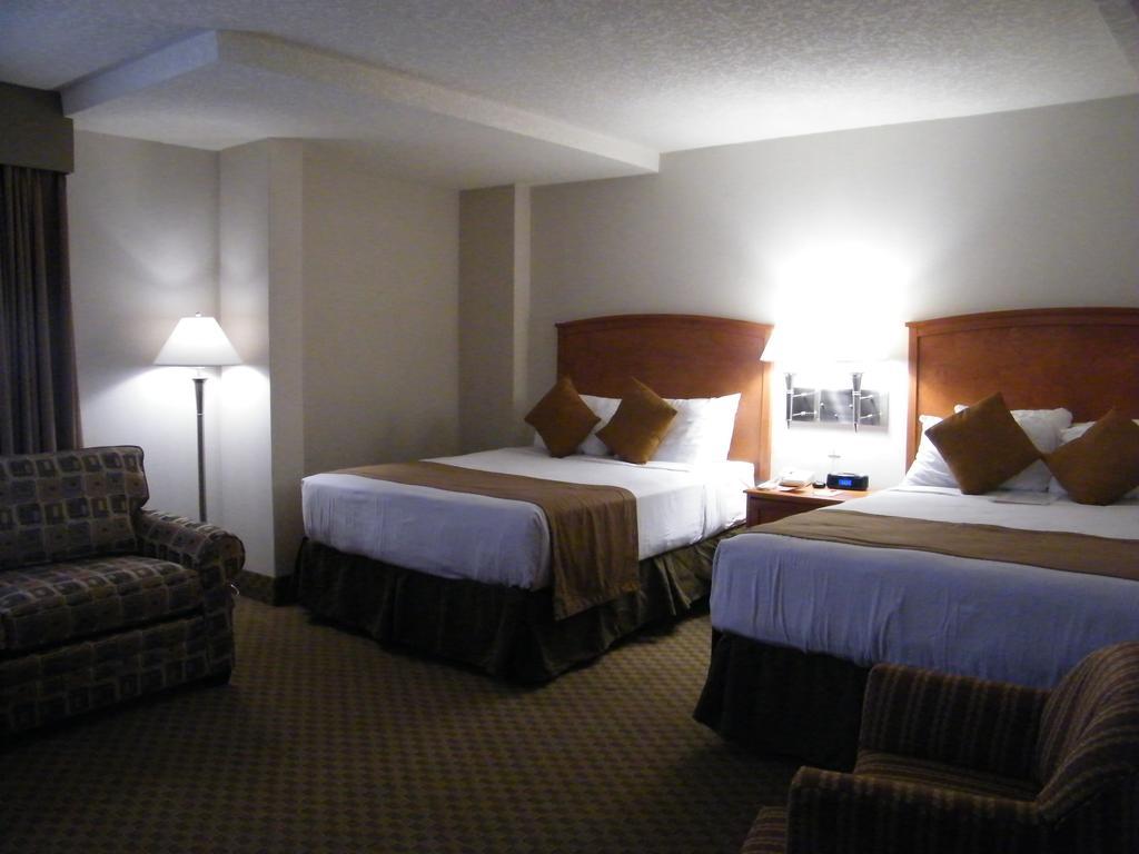 Ramada By Wyndham Edmonton South Hotel Ruang foto