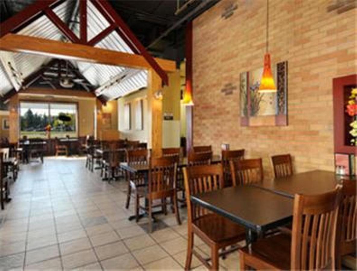 Ramada By Wyndham Edmonton South Hotel Bagian luar foto